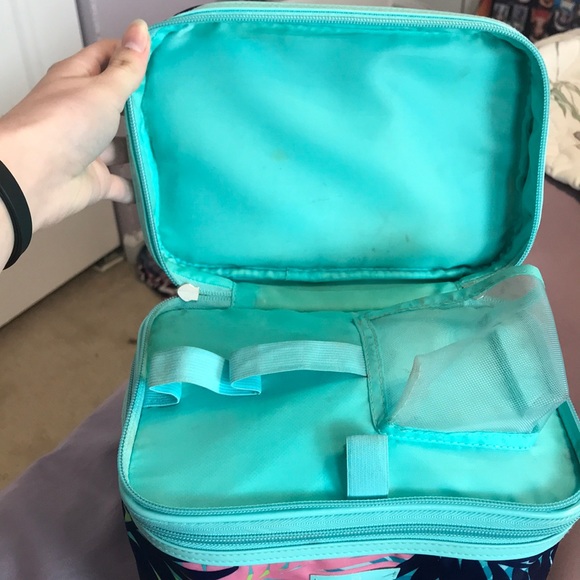 Cosmetic travel bag - Picture 3 of 4